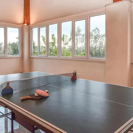 Apartment Spacious In With Shared Pool & Garden Modica