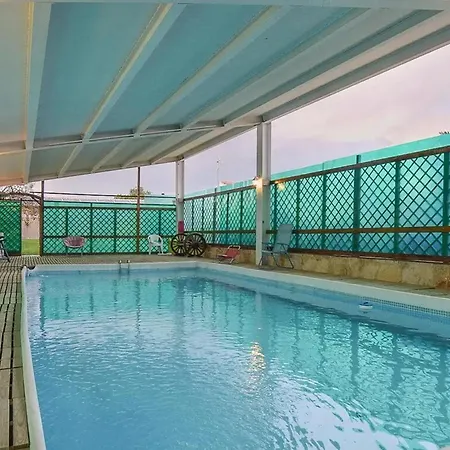 Apartment Spacious In With Shared Pool & Garden Modica